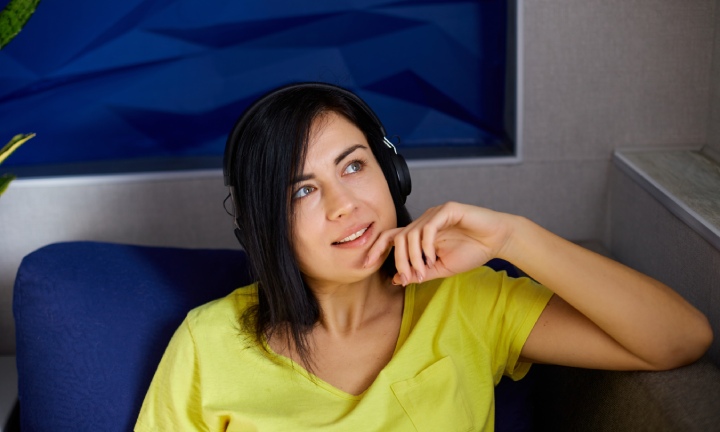 Os 12 melhores podcasts sobre finanças pessoais e investimentos para escutar hoje!