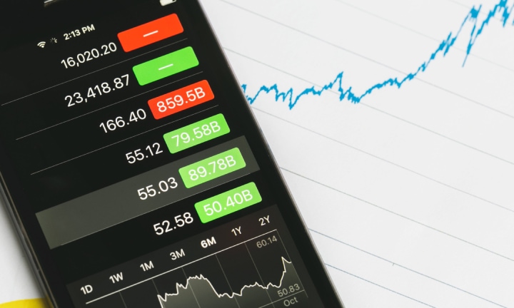 O mercado fracionário vale a pena? Os prós e contras desse recurso de compra de ativos