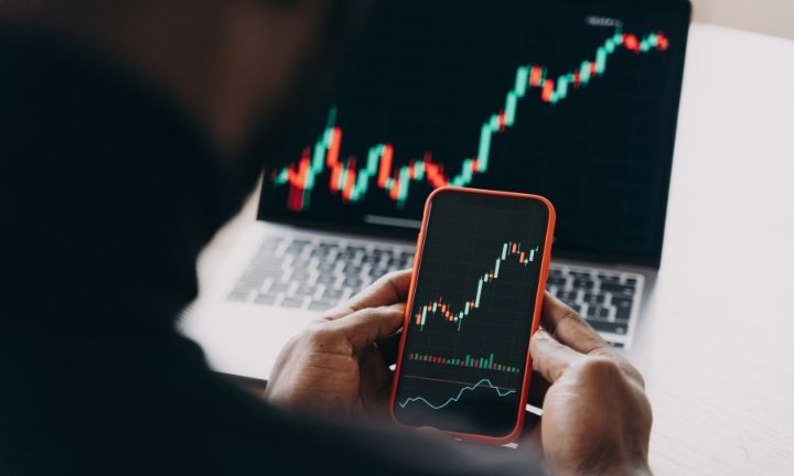 Como comprar ações americanas? Confira 3 alternativas para investir fora do país