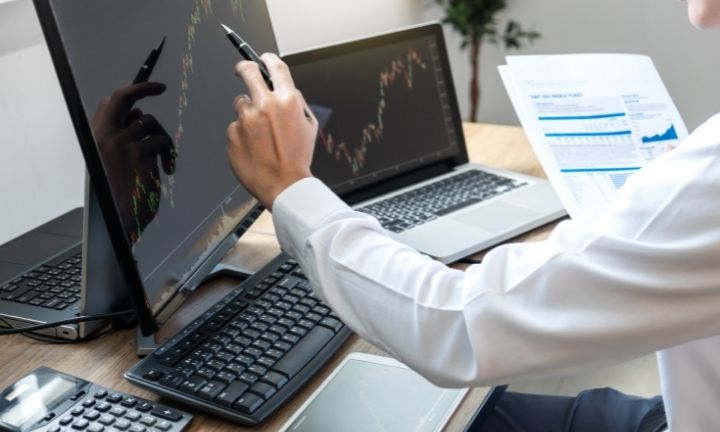 Tape Reading: saiba como funciona na prática a técnica de leitura utilizada pelos traders 