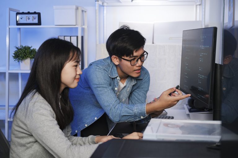 O que é a Integração Contínua (CI) e quais os seus benefícios?