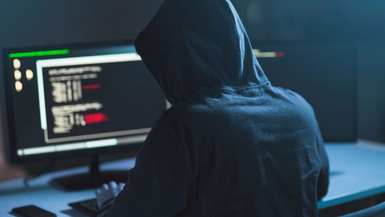 O que são crimes cibernéticos? Tipos mais comuns e impactos