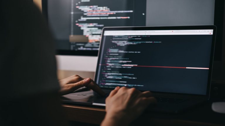 Conheça 10 opções de carreira para atuar em Análise e Desenvolvimento de Sistemas