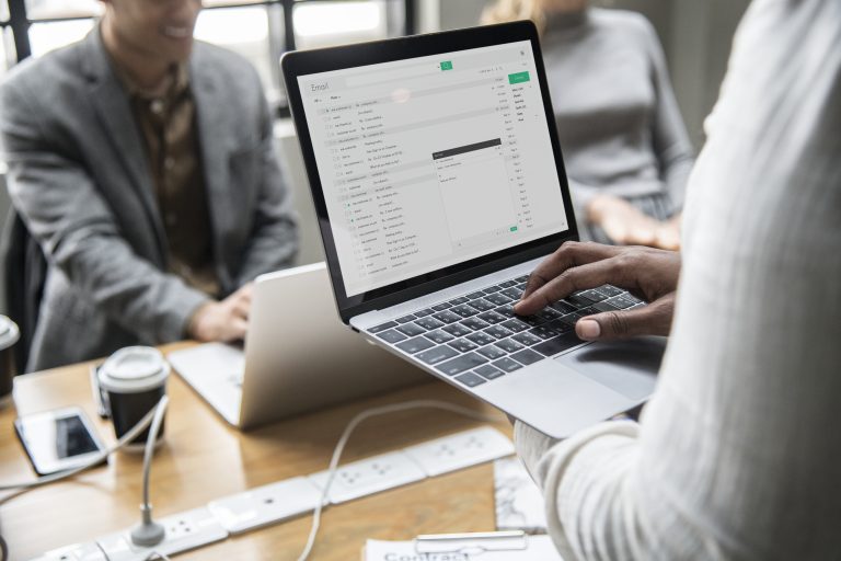 Como fazer um e-mail marketing: aprenda o passo a passo + dicas de ferramentas!